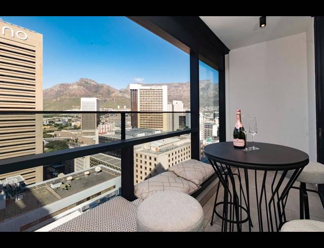 1 BEDROOM APARTMENT FOR SALE IN CAPE TOWN CITY CENTRE